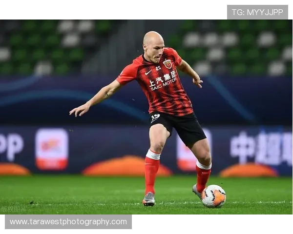 斯卡洛尼边路打法持续提升，战术体系展现清晰进攻思路