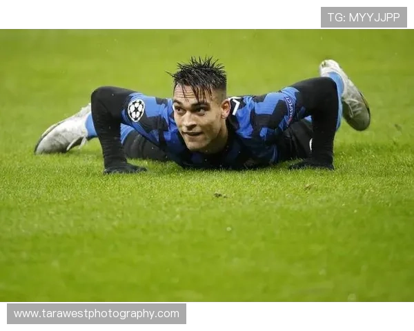 劳塔罗：全能型中锋典范