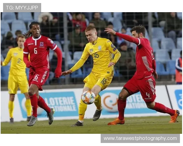 德乙主力中场出道：奥纳纳的早期成名阶段