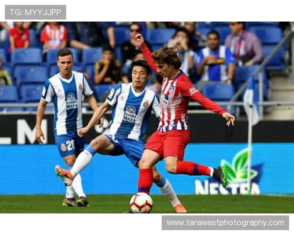 格列兹曼前场枢纽作用对球队结构的影响分析