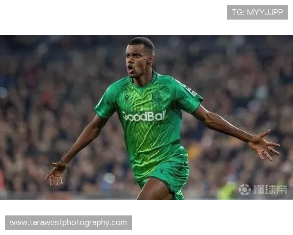 伊萨克从多特失意到皇家社会崛起的生涯阶段解析 伊萨克从多特失意到皇家社会崛起的生涯阶段解析